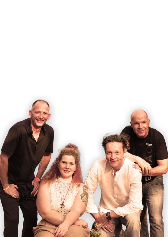 Die vier Mitglieder der Band mia4live